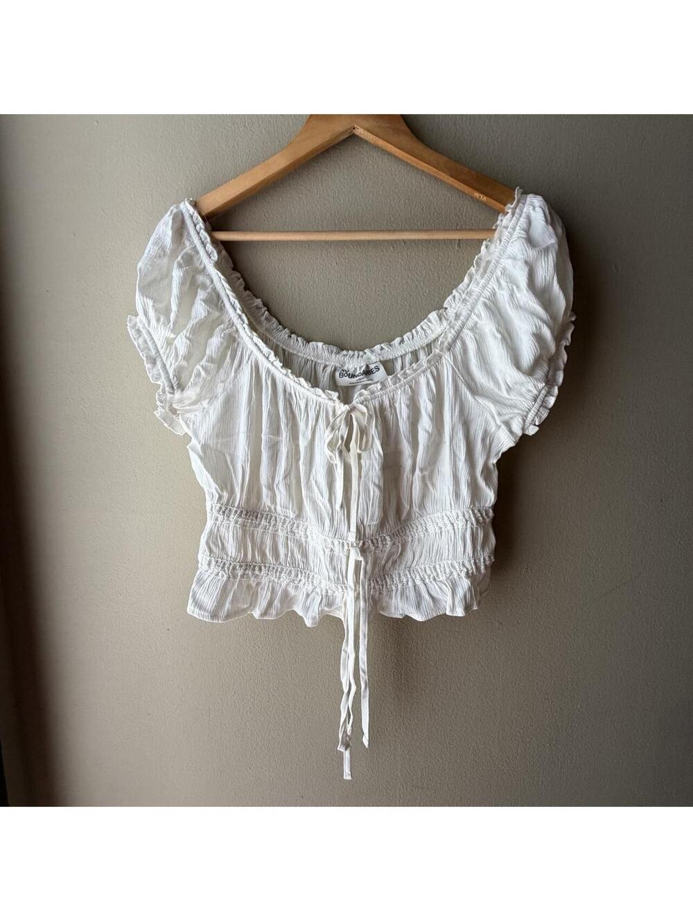 No Boundaries Cream Tie-Front Peasant Crop Top • Large